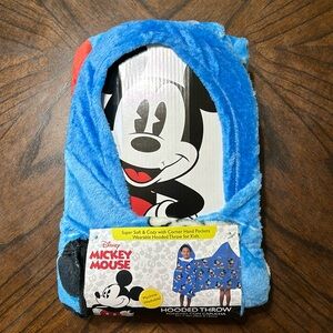 NWT Disney Mickey Mouse Hooded Throw